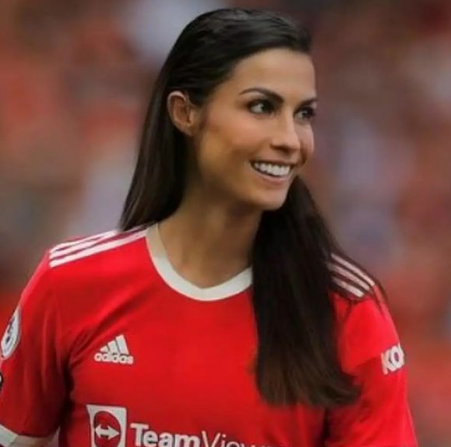 كريستيانو رونالدو إمرأة .!!